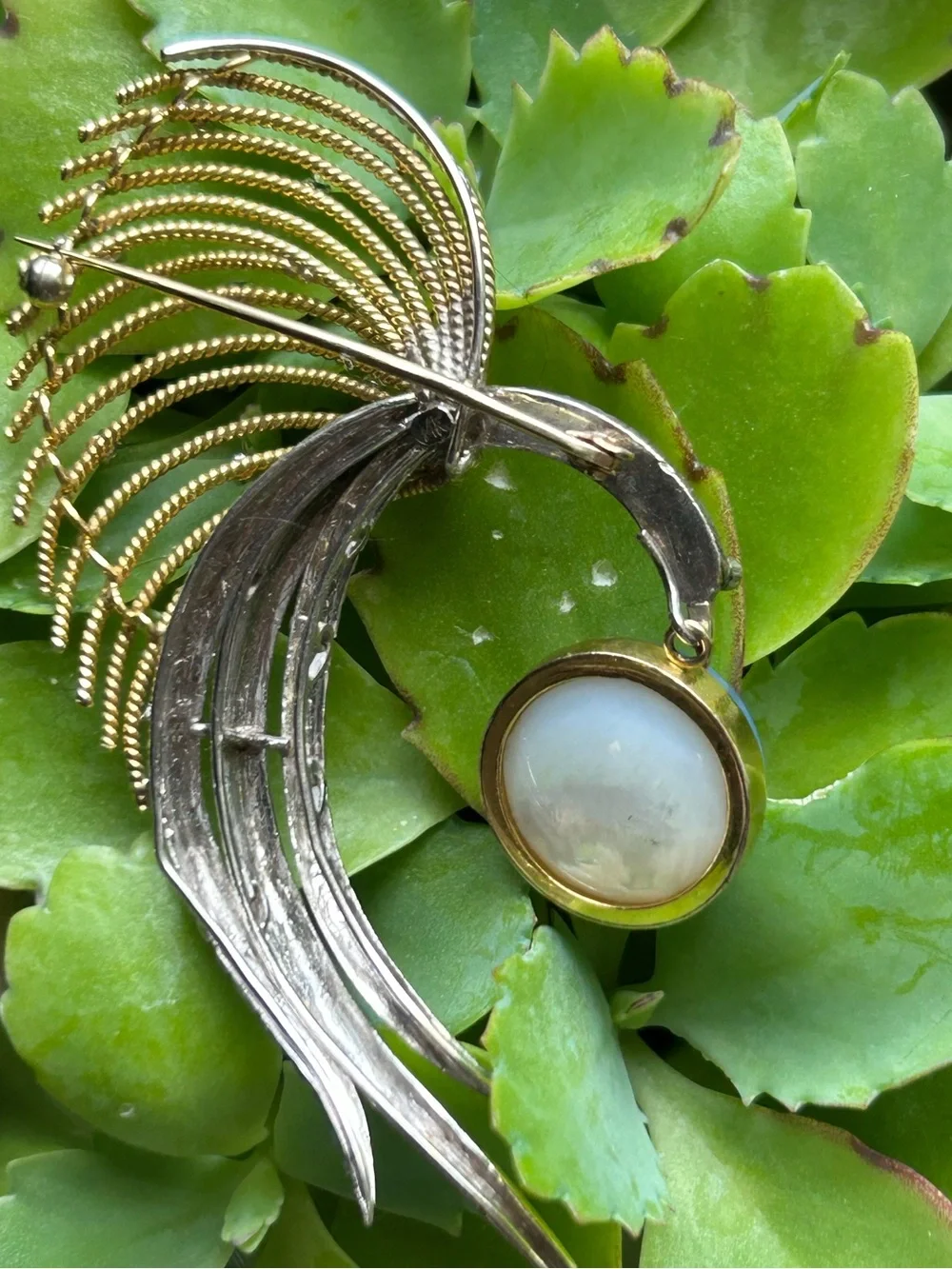 Vintage 14k yellow & white gold diamonds bird 16mm blue mabe Pearl Drop Brooch